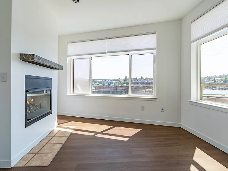 Pacific Pointe — Photo 38