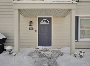 2627 Thornbrier Ct #A, Lake Orion, MI 48360