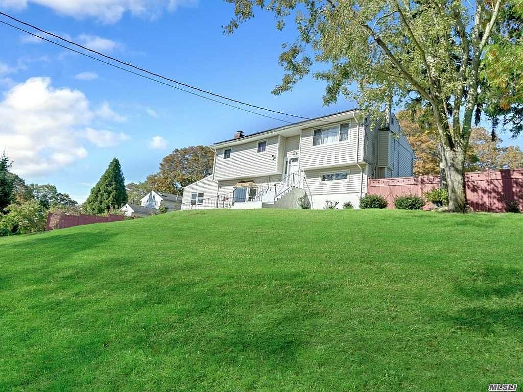 343 Peconic St, Ronkonkoma, NY 11779 Zillow