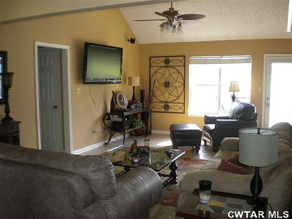5th image of 176 Woods Edge Dr