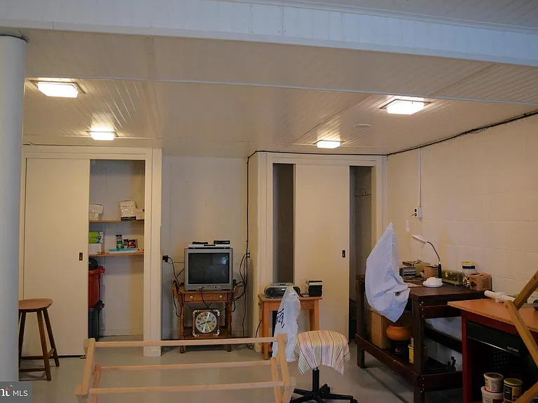 847 E Maple St — Photo 20
