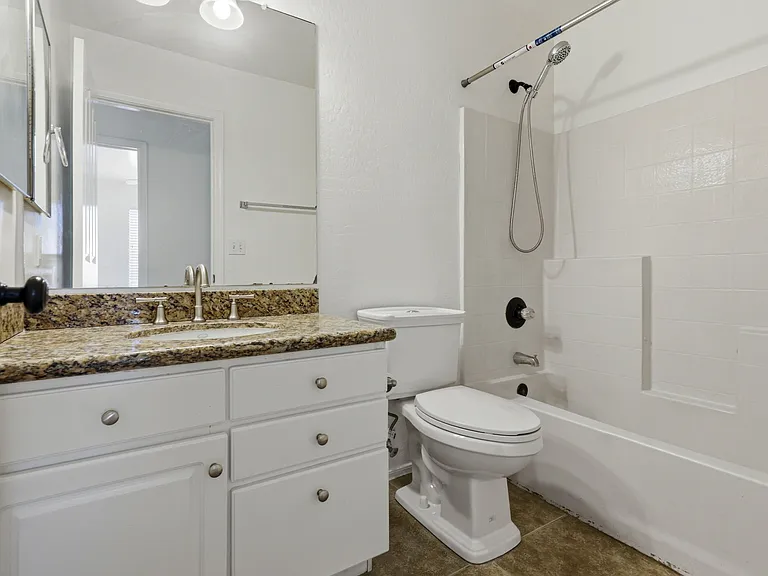 1492 N Saddle St — Photo 25