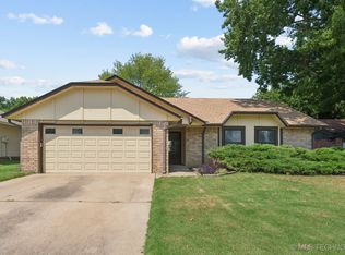 1110 W Vicksburg Ct, Broken Arrow, OK 74011