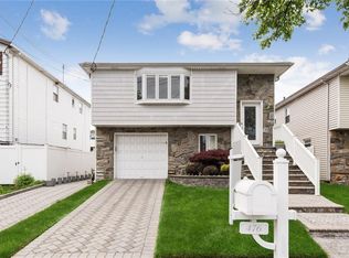 476 Eltingville Blvd, Staten Island, NY 10312