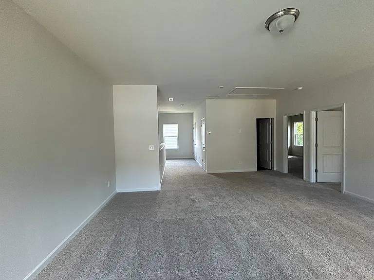 152 Marion Dr — Photo 17