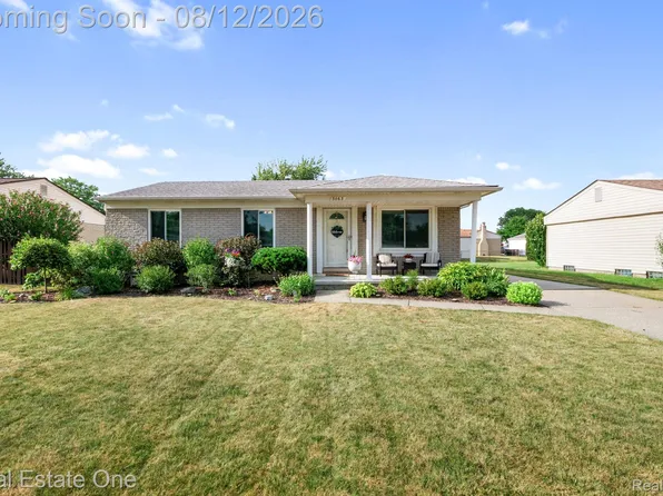 3063 Eunice Dr, Sterling Heights, MI 48310