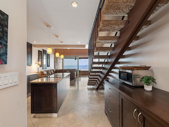 2nd image of 3741 Lower Honoapiilani Rd APT 308