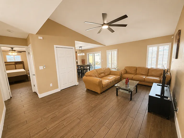 6717 Atwood Ave #4 — Photo 11