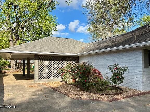 3rd image of 212 Saxon Dr