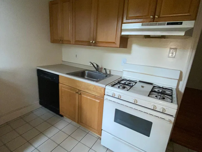 1100 S 46th St #3A — Photo 5