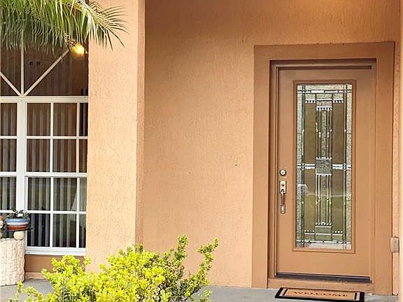 5th image of 4081 Plumosa Dr