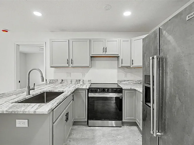 1128 Neville Ave — Photo 9