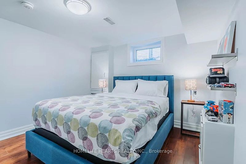 Burlington House for rent - 5 Bedrooms — photo 22