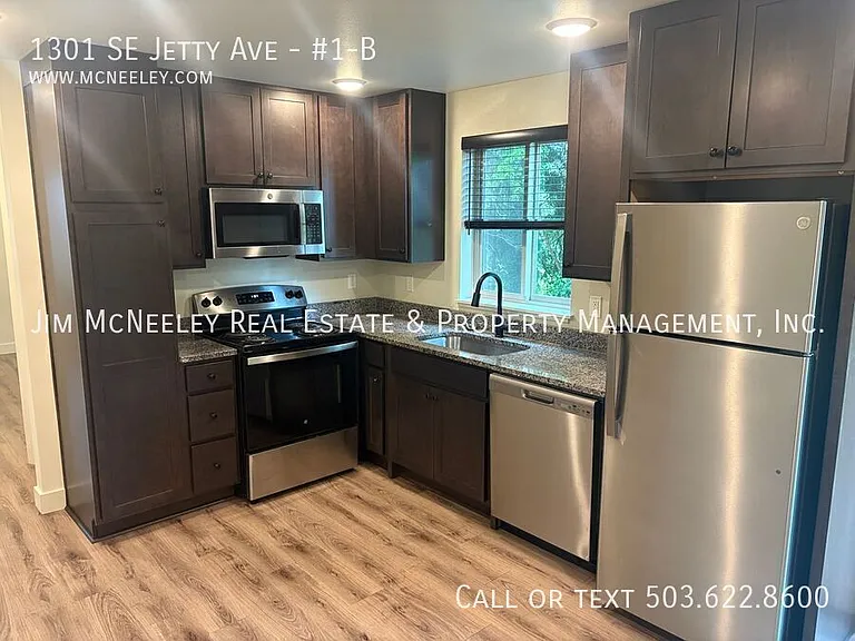 1301 SE Jetty Ave #1-B — Photo 6