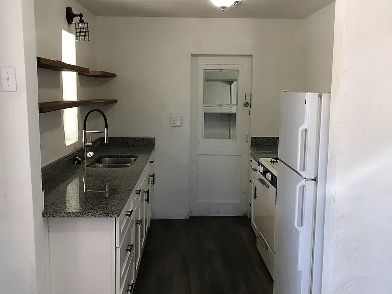 2500 E Seneca St — Photo 3