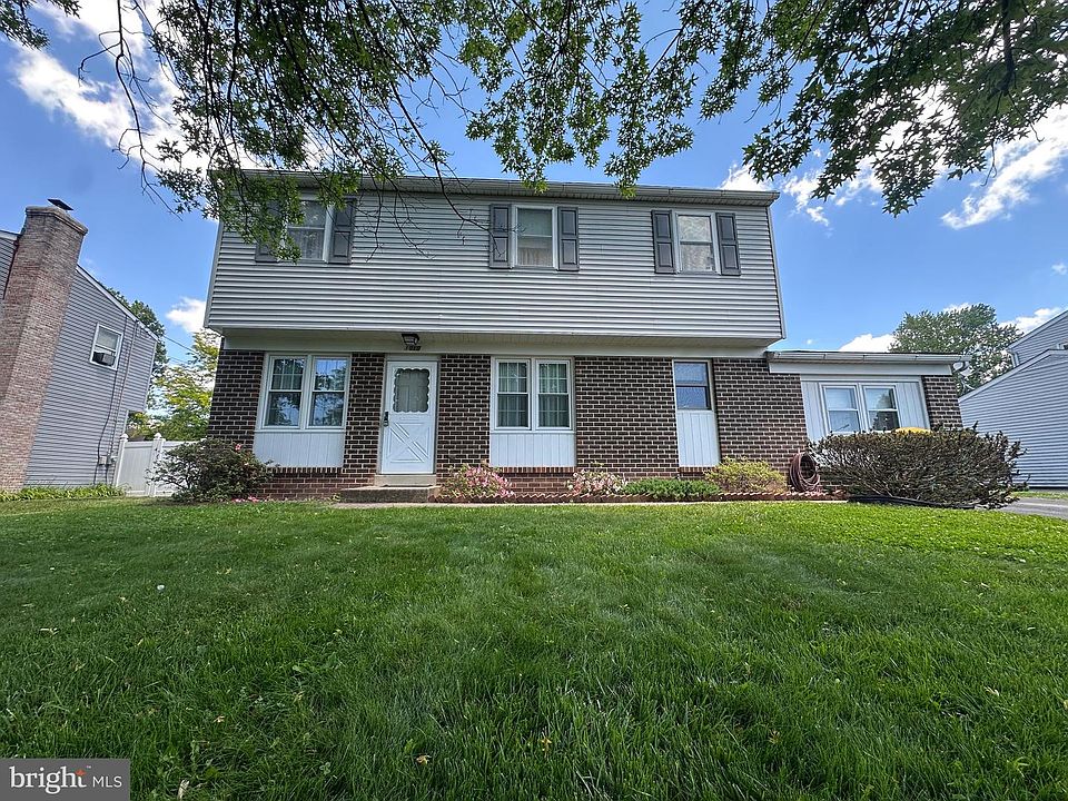 1st image of 1010 Lake Ln