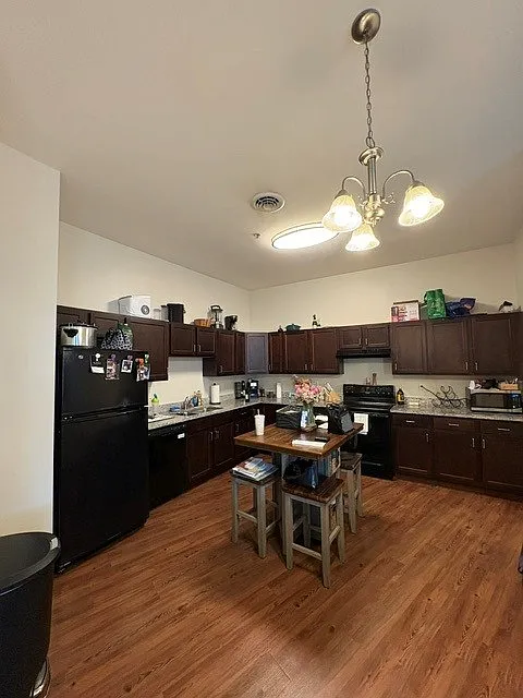 1 bed, 800 sqft, $1,255 — Photo 4