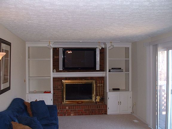 Fam. Rm. w/ 42" Plasma