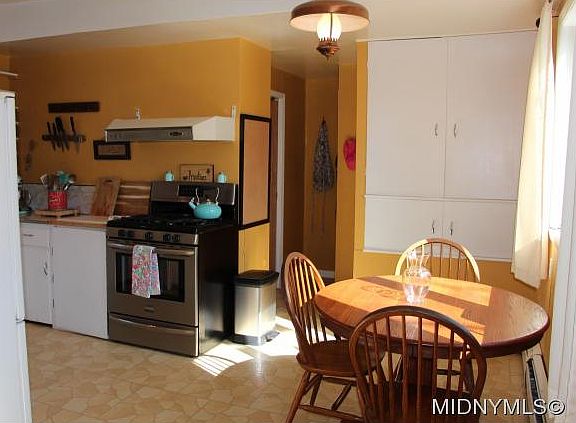 5th image of 2874 Oneida St
