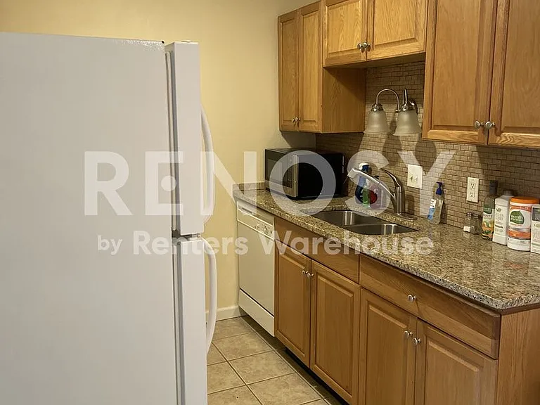 1464 Hawks Nest Dr #G — Photo 8
