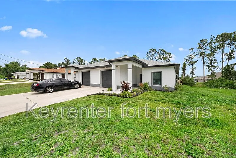 3 bed, 2.0 bath, 1200 sqft, $1,595 — Photo 2