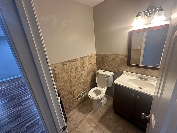 Half bathroom on 1st floor