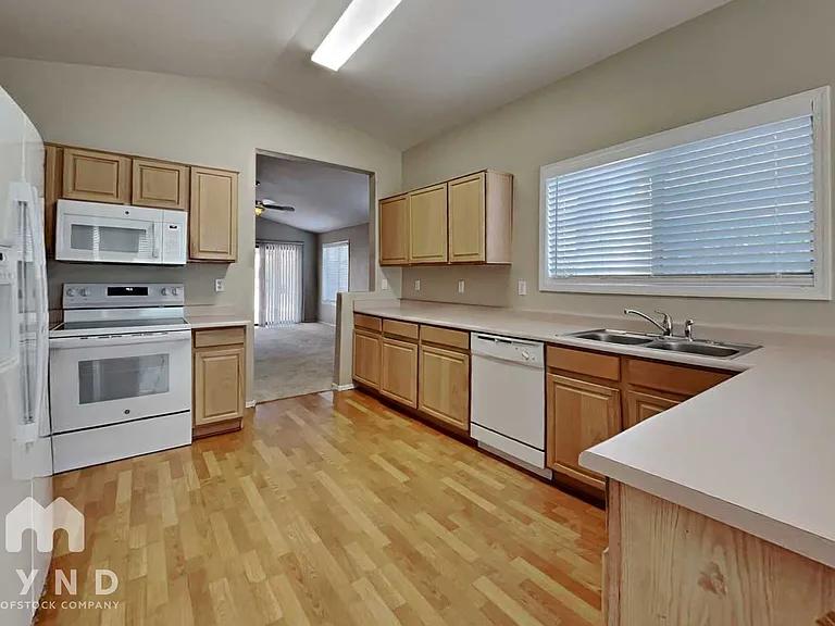 3310 W Tina Ln — Photo 3