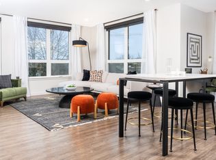 Eastline Central, Redmond, WA 98052