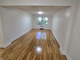 33-34 77th St, Jackson Heights, NY