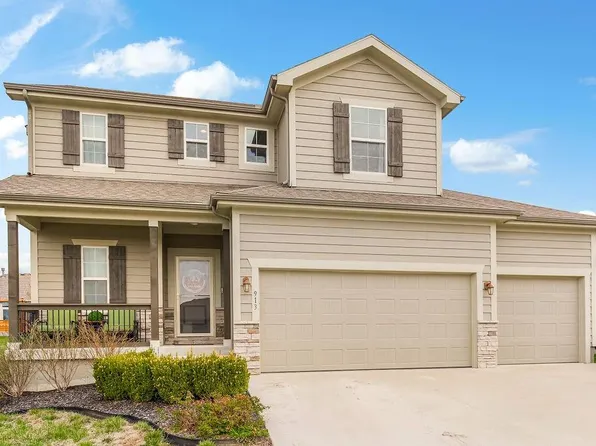 913 SE Auburn Ct, Blue Springs, MO 64014