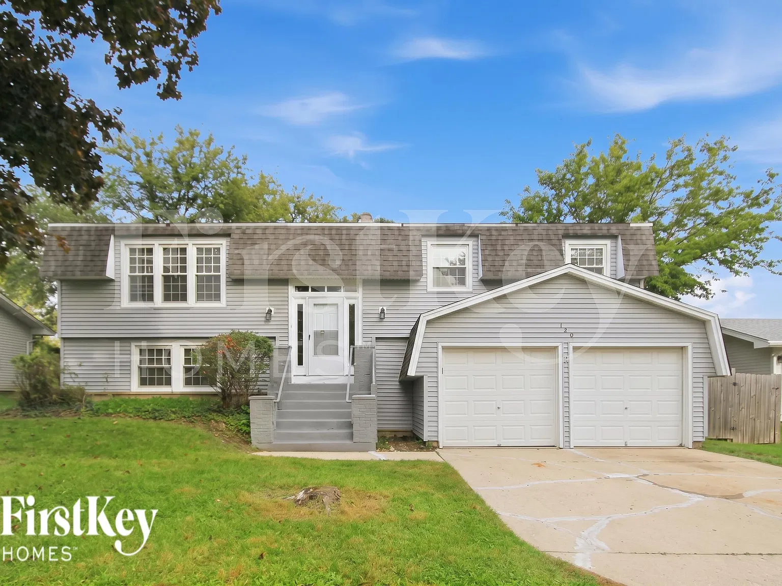 4 bed, 2.0 bath, 2500 sqft, $2,755 — Photo 1