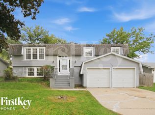 120 S Lancaster Dr, Bolingbrook, IL 60440