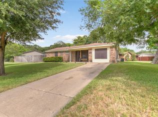 121 Myrtle Ct, Hurst, TX 76053