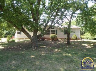 7311 SE Berryton Rd, Berryton, KS 66409