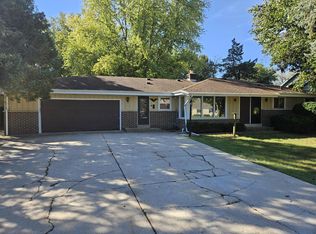 27131 Long Lake Rd, Wind Lake, WI 53185