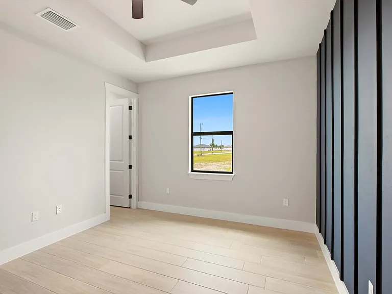 2616 NW 9th Ave — Photo 23