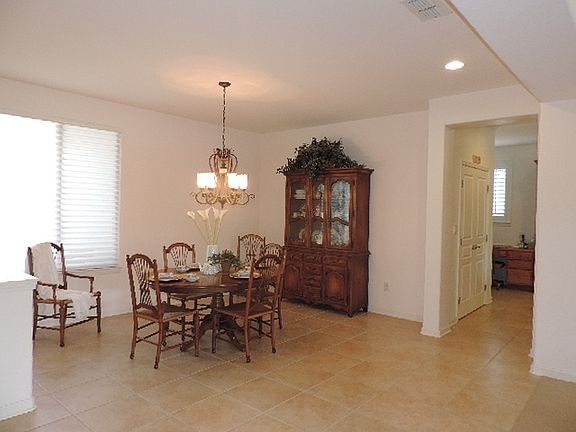 3rd image of 1041 Longhorn Ln
