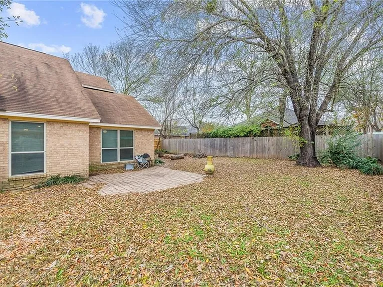 1203 Hardwood Ln — Photo 13