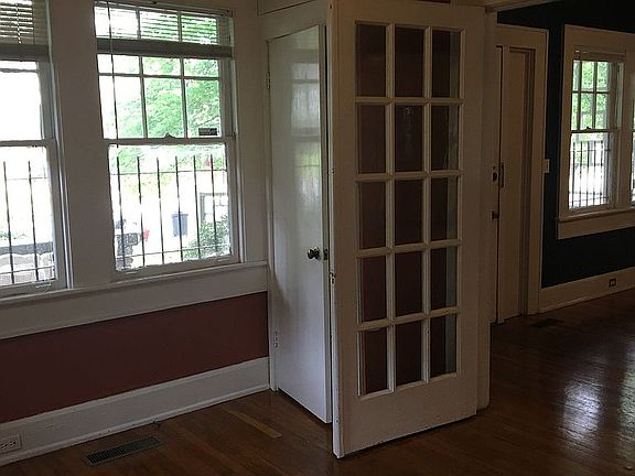 Front Sunroom Bedroom BR3