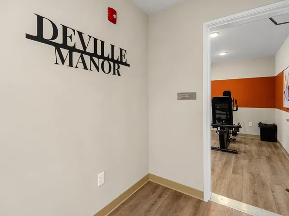 Deville Manor