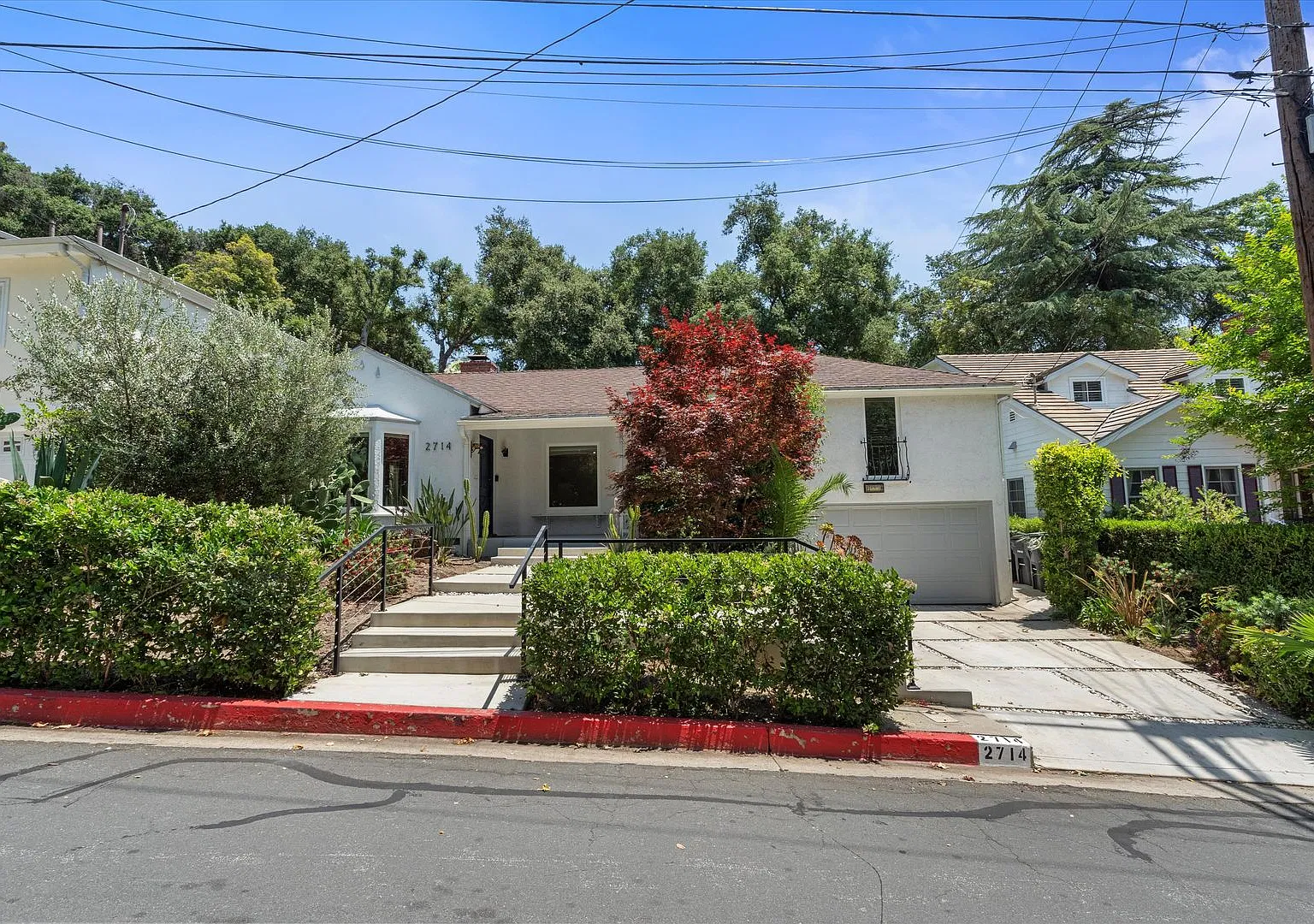 This beautifully updated 4-Bed, 2-Bath Home in Glenoaks Canyon is now available! — Photo 3
