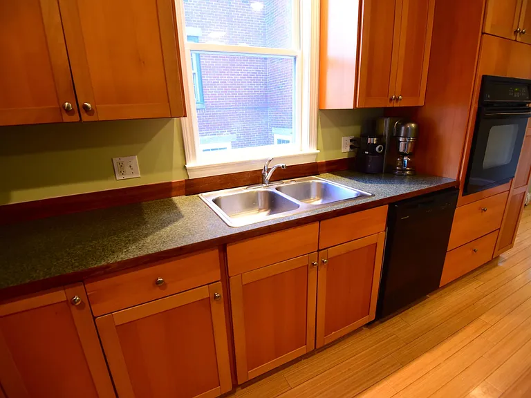 52 Maple St — Photo 12