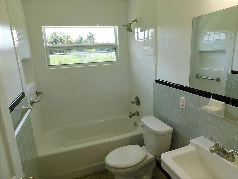 9896 Pine St — Photo 4