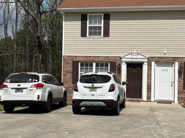 1807 Weeks Crest Cir NE, Cleveland, TN 37312