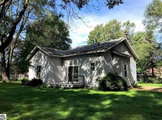 900 Elizabeth Ct, Mount Pleasant, MI 48858
