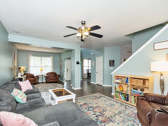 4th image of 14050 Royalwood Dr