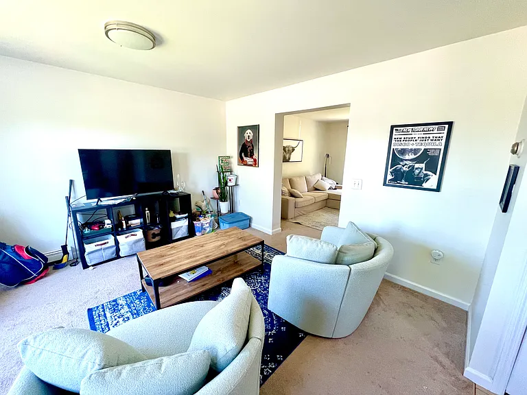 211 Hill Dr — Photo 3