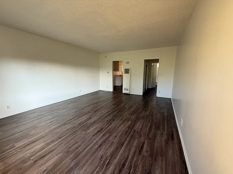 SEP-BUR APARTMENTS — Photo 20