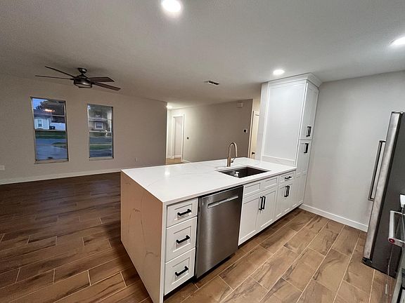 4th image of 5602 Telipa Dr
