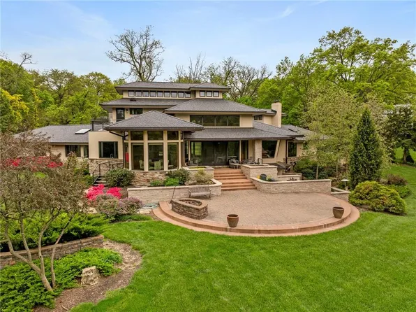 8700 Lee Blvd, Leawood, KS 66206